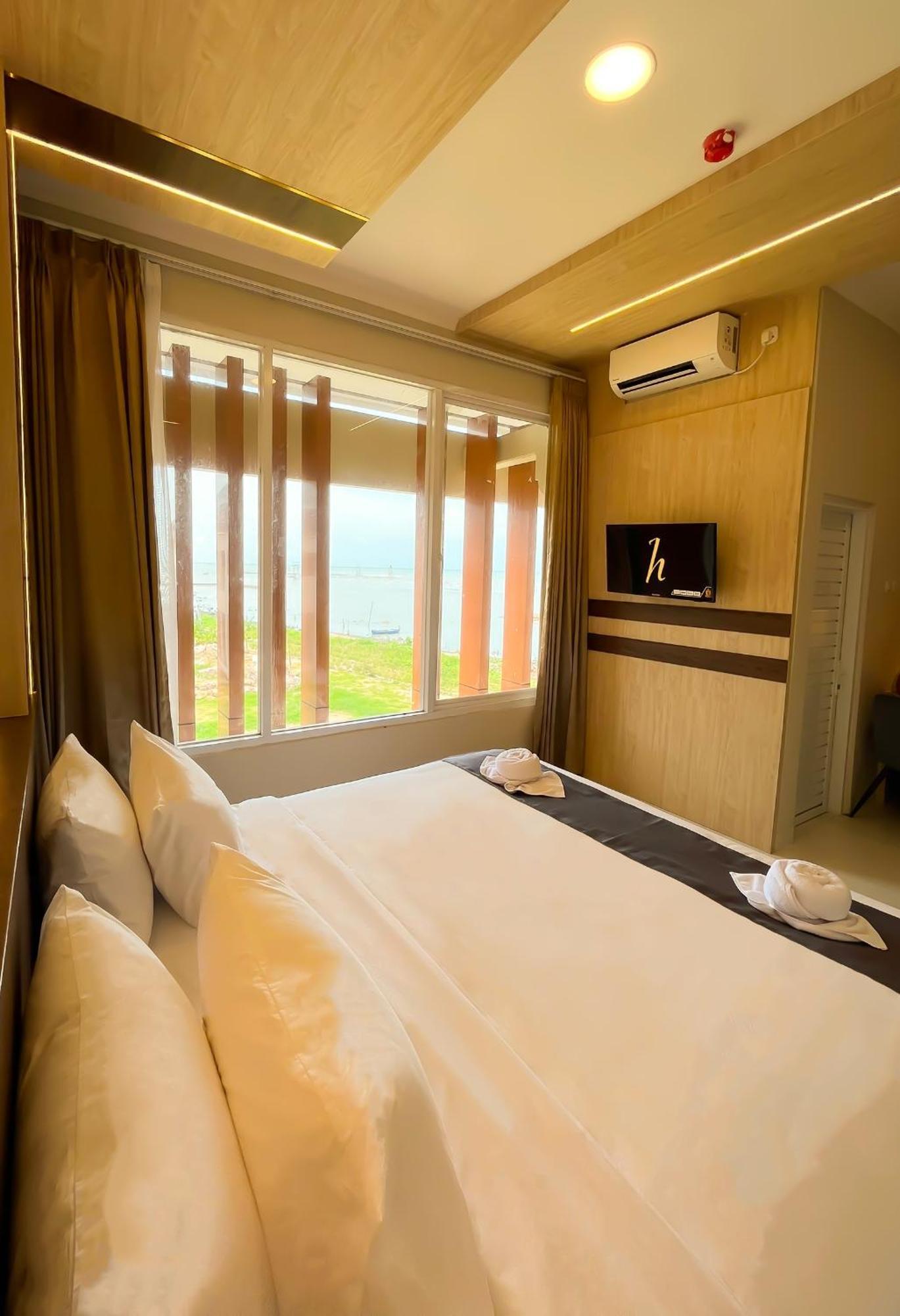 Horison Resort Antawirya Jepara Exterior foto